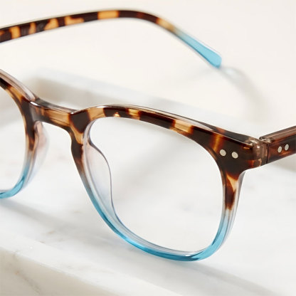 【遊び心あふれる】Eterlens 老眼鏡 "アクア・ディップ" | 定番のべっ甲柄をカラーで遊ぶ | ブルーライトカット バネ丁番 ウェリントン メンズ レディース