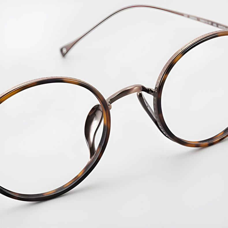 Eterlens 時の円環コレクション｜7.6g 高級感のある彫刻模様スプラウトパットメガネ｜匠の技が光る一本