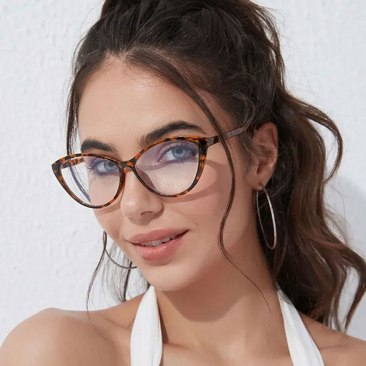 フォックス型 欧米風フォックス型のブルーライトカットメガネ | Fox Photo | Eterlens