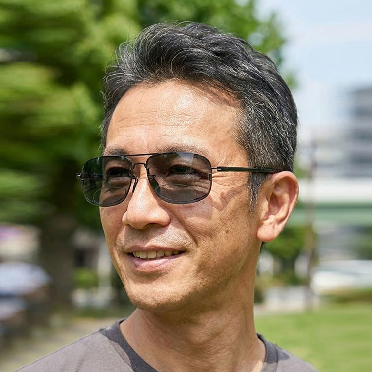 Eterlens 遠近両用調光サングラス機能付き老眼鏡