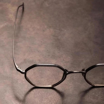 Eterlens | スプラウトパット仕様のオクタゴン型メガネ | 匠の技が光る一本