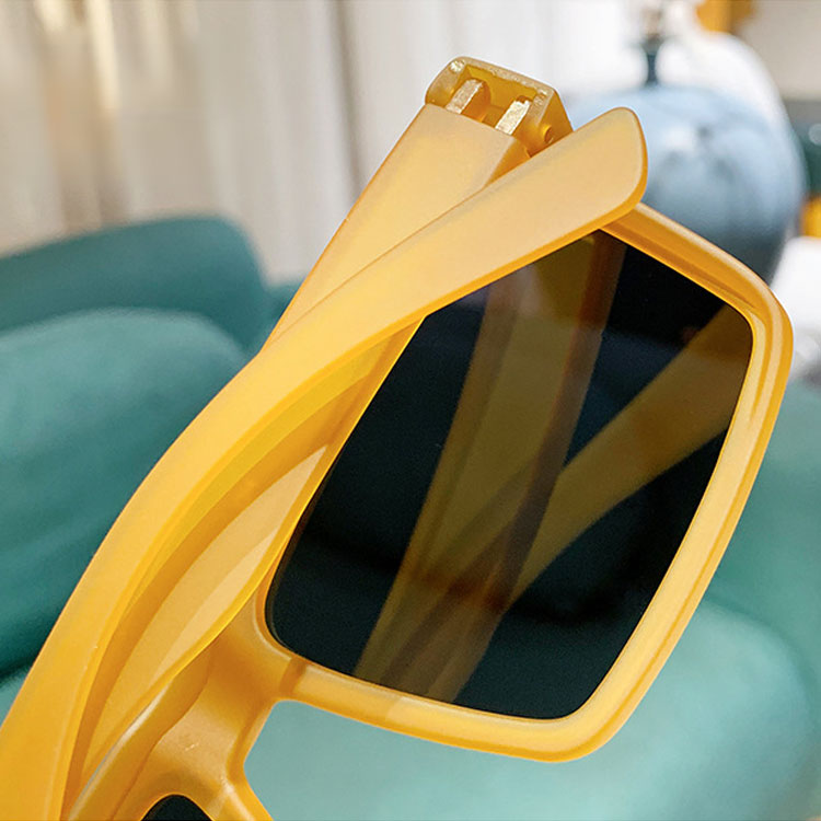 Eterlens｜ビジネススクエア型ドライブメガネ│眩しさ対策の偏光レンズ│メガネの上からかけられるオーバーグラス-Eterlens