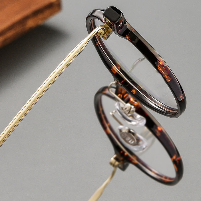 Eterlens｜セミチタンキーホールブリッジデザイン | レトロで高級感のあるメガネ