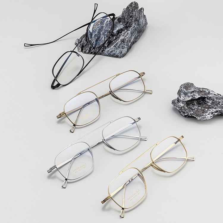 Eterlens｜個性的なノーズパッド付きメガネ｜度付き対応｜匠の技が光る1本