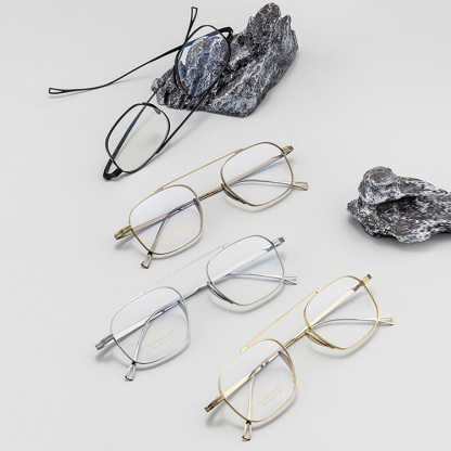 Eterlens｜個性的なノーズパッド付きメガネ｜度付き対応｜匠の技が光る1本