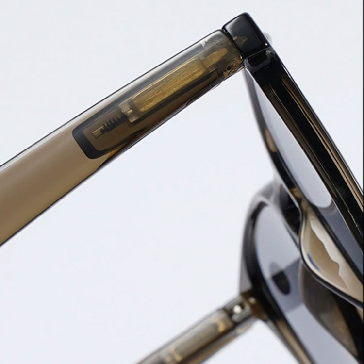 Eterlens｜超クリアなグレーレンズ老眼鏡機能付きサングラス｜UVカット・ブルーライトカット｜老眼鏡・サングラスの2in1-Eterlens