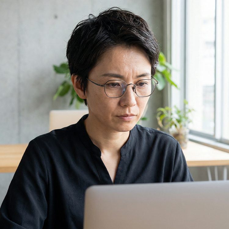 【小顔効果・個性的デザイン】Eterlens オーダーメイドメガネ 多角形 | 超軽量 9.7g 纯チタンフレーム | 度付き対応・幾何学モダン・男女兼用