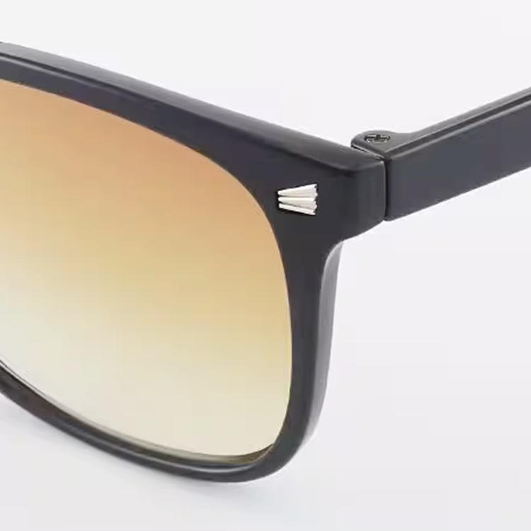 茶色レンズで眩しさを防ぐ｜遠近両用 ブルーライトカット｜UVカット老眼鏡 | Wellington SunReader - 商品画像 4/5