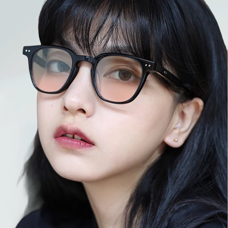 チーク効果付き キーホールブリッジ｜ブルーライトカット｜おしゃれで若く見える老眼鏡 | Square BlueGuard - 商品画像 3/7