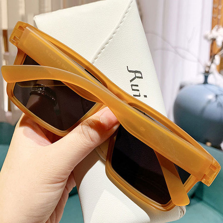 Eterlens｜ビジネススクエア型ドライブメガネ│眩しさ対策の偏光レンズ│メガネの上からかけられるオーバーグラス-Eterlens