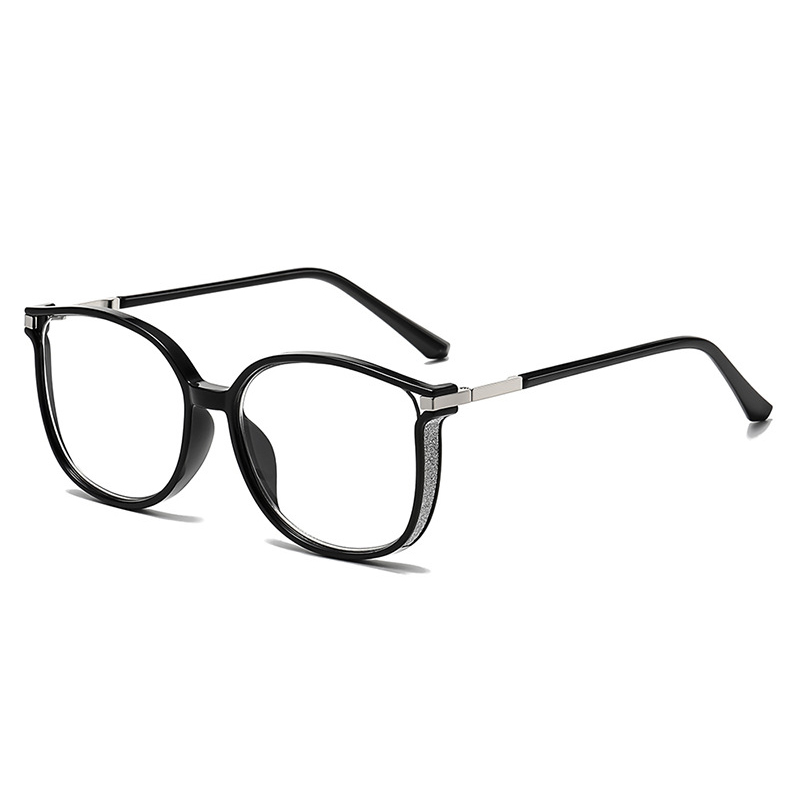 ラメの“輝き”で囲むことで、目力アップ-老眼鏡 おしゃれ-Eterlens