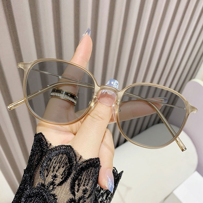 Eterlens老眼鏡|調光ブルーライトカット|レトロ風で目に優しい|PC+金属素材