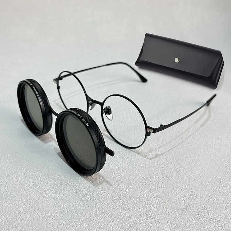 【1台2役・磁気吸着サングラス】Eterlens  調光メガネ 丸メガネ｜9段階調光機能付きマグネット式サングラス｜度付き対応・メタルフレーム - 商品画像 7/7 (Round Polar)