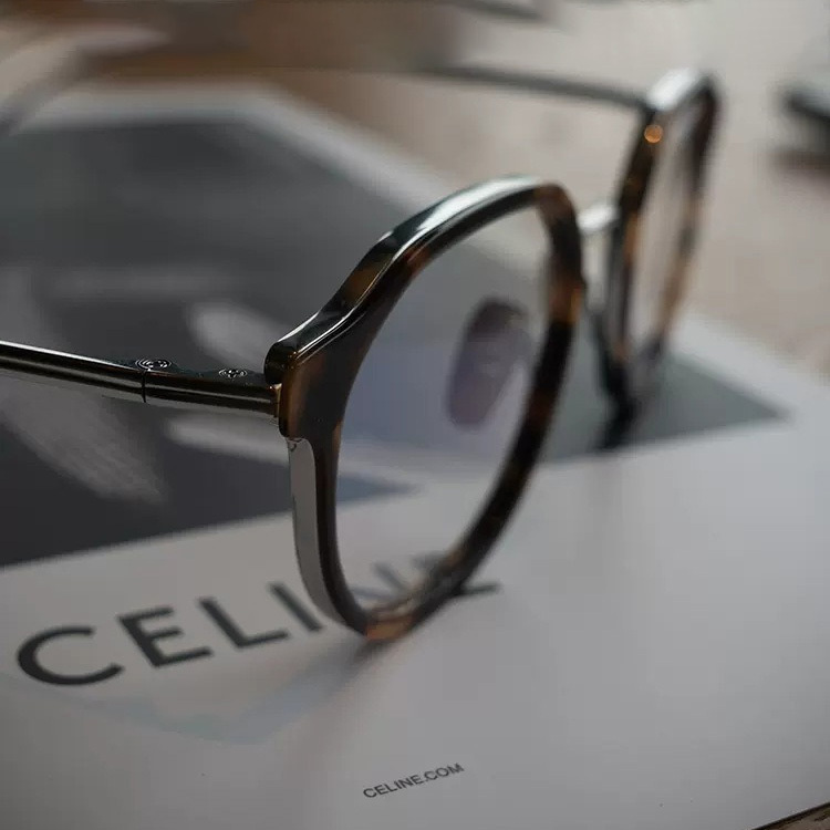 Eterlens｜高級感のある超軽量チタンビジネススタイルメガネ｜度付き対応｜レトロスタイル