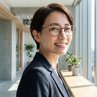 Eterlens│知的な透明感のあるメガネ