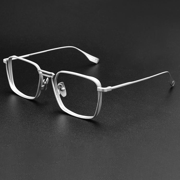 Eterlens｜ミニマルチタン製メガネ｜度付き対応｜匠の技が光る一本