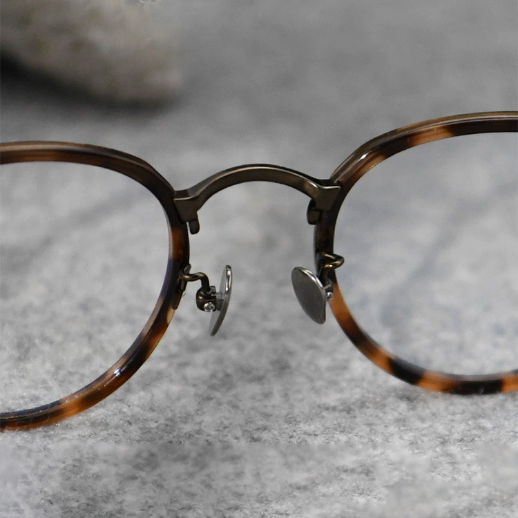 【トレンド感のあるべっ甲柄・チタン製】Eterlens 12g メガネ 度付き おしゃれ 丸メガネ | レトロ・ボストン | 軽量・金属アレルギー対応・男女兼用 - 商品画像 7/16 (Boston RxReady)