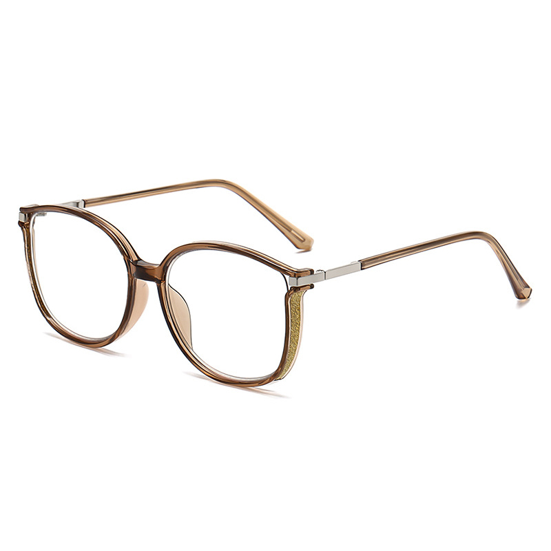 ラメの“輝き”で囲むことで、目力アップ-老眼鏡 おしゃれ-Eterlens