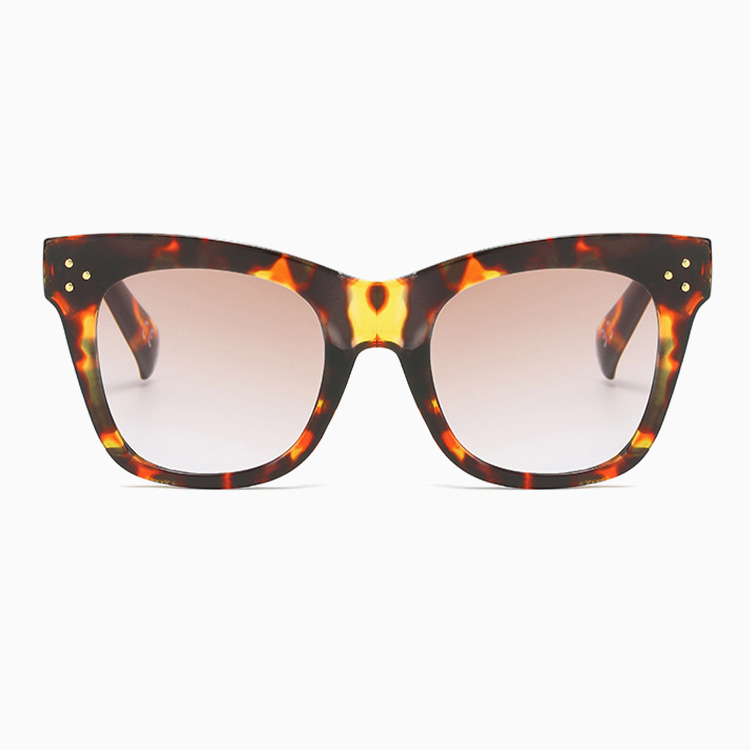 Eterlens｜グラデーションカラーレンズ｜紫外線防止｜老眼鏡・サングラスの2in1