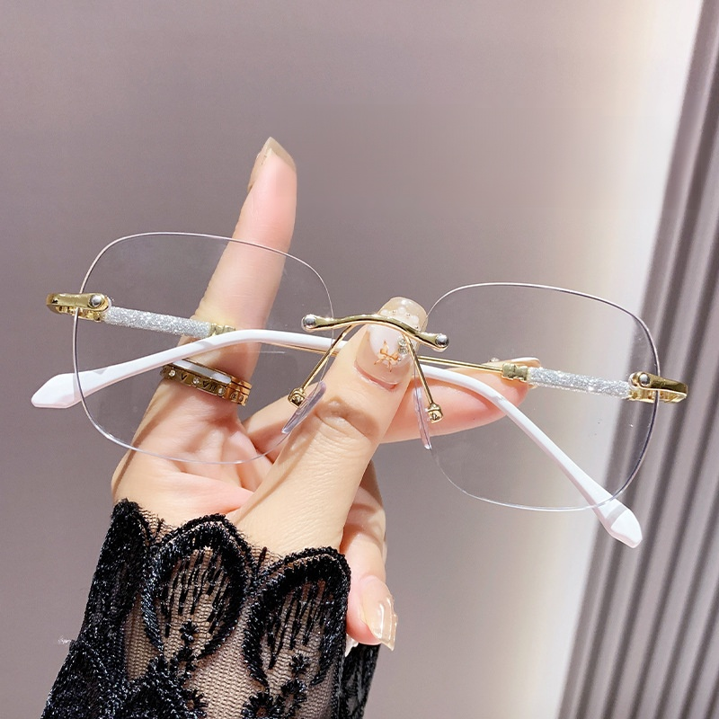 キラキラしたリムレス 老眼鏡 散歩やドライブなどに対応可能 | Rimless Photo - 商品画像 4/7