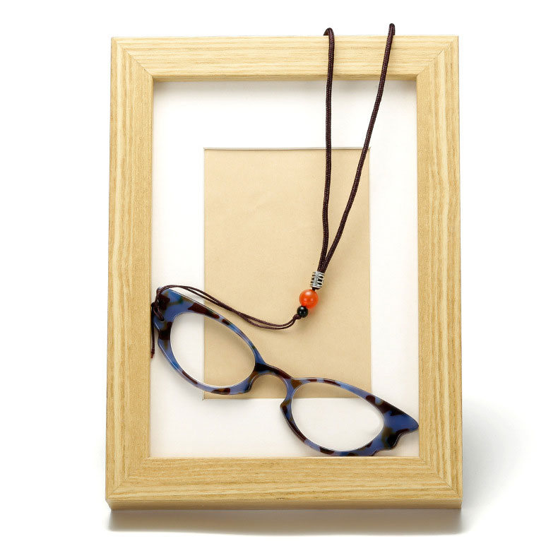 Eterlens｜軽量で首に掛けられる手持ち老眼鏡