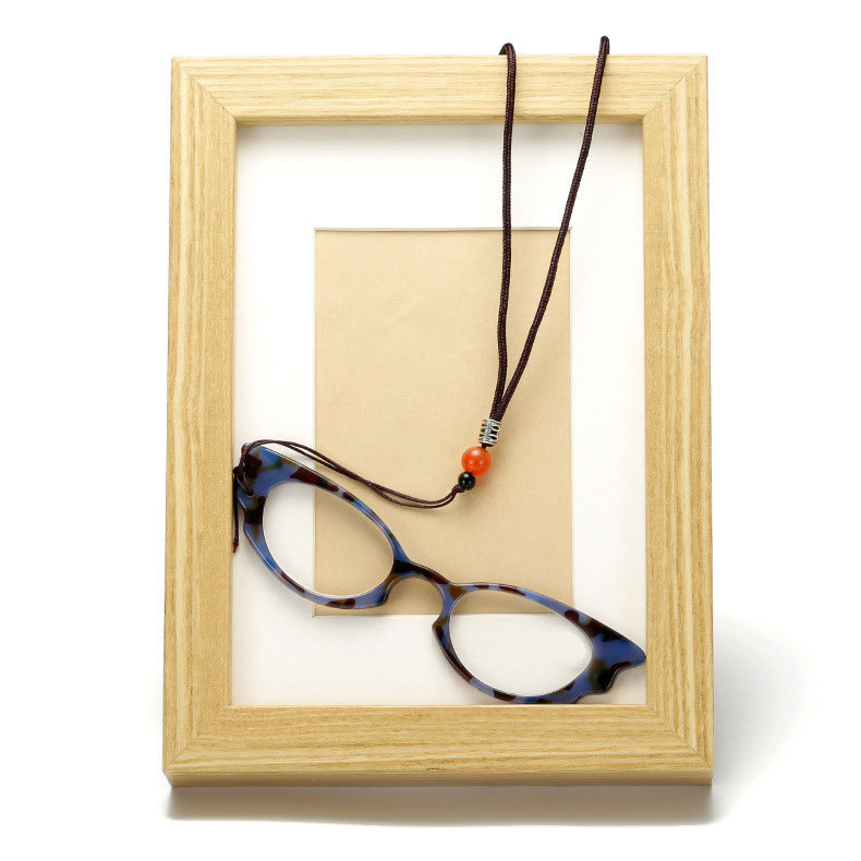 Eterlens｜軽量で首に掛けられる手持ち老眼鏡