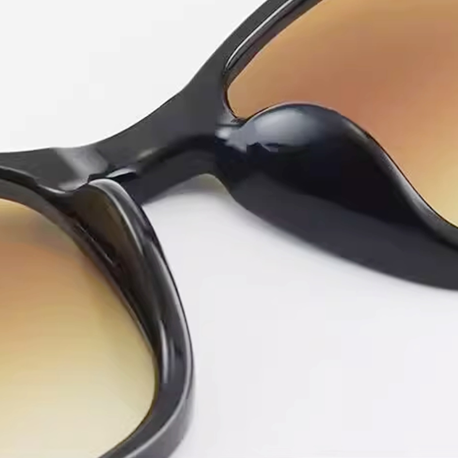 茶色レンズで眩しさを防ぐ|遠近両用 ブルーライトカット|UVカット老眼鏡 | Wellington SunReader | Eterlens 商品画像 3