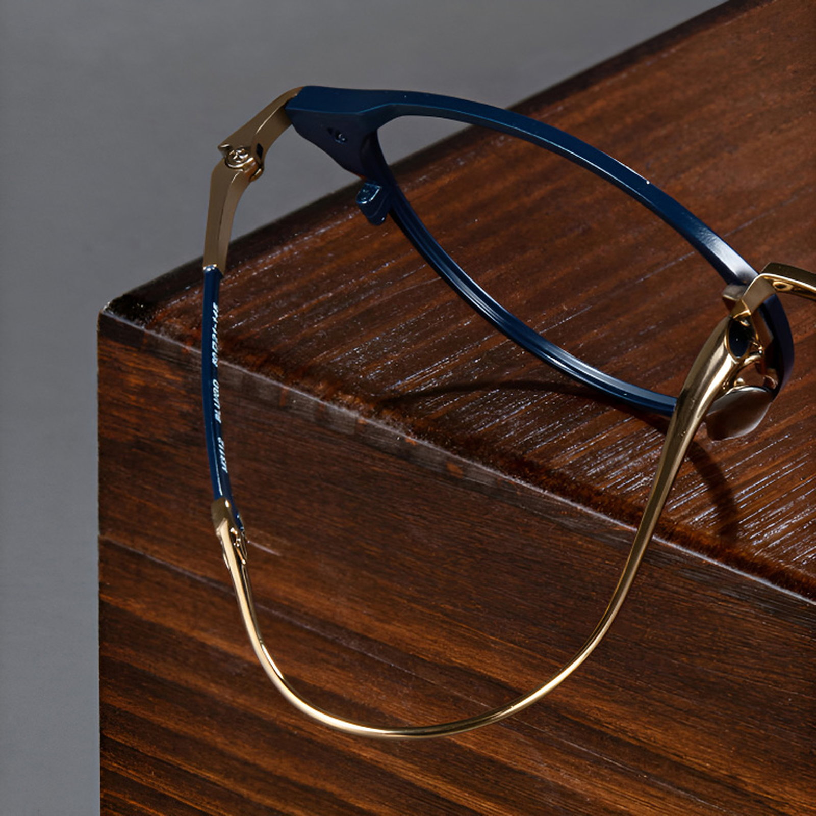 【知的なネイビー×ゴールド・チタン】Eterlens 15g メガネ 度付き おしゃれ ボストン | 軽量・金属アレルギー対応 | クラシック・男女兼用 商品画像 6