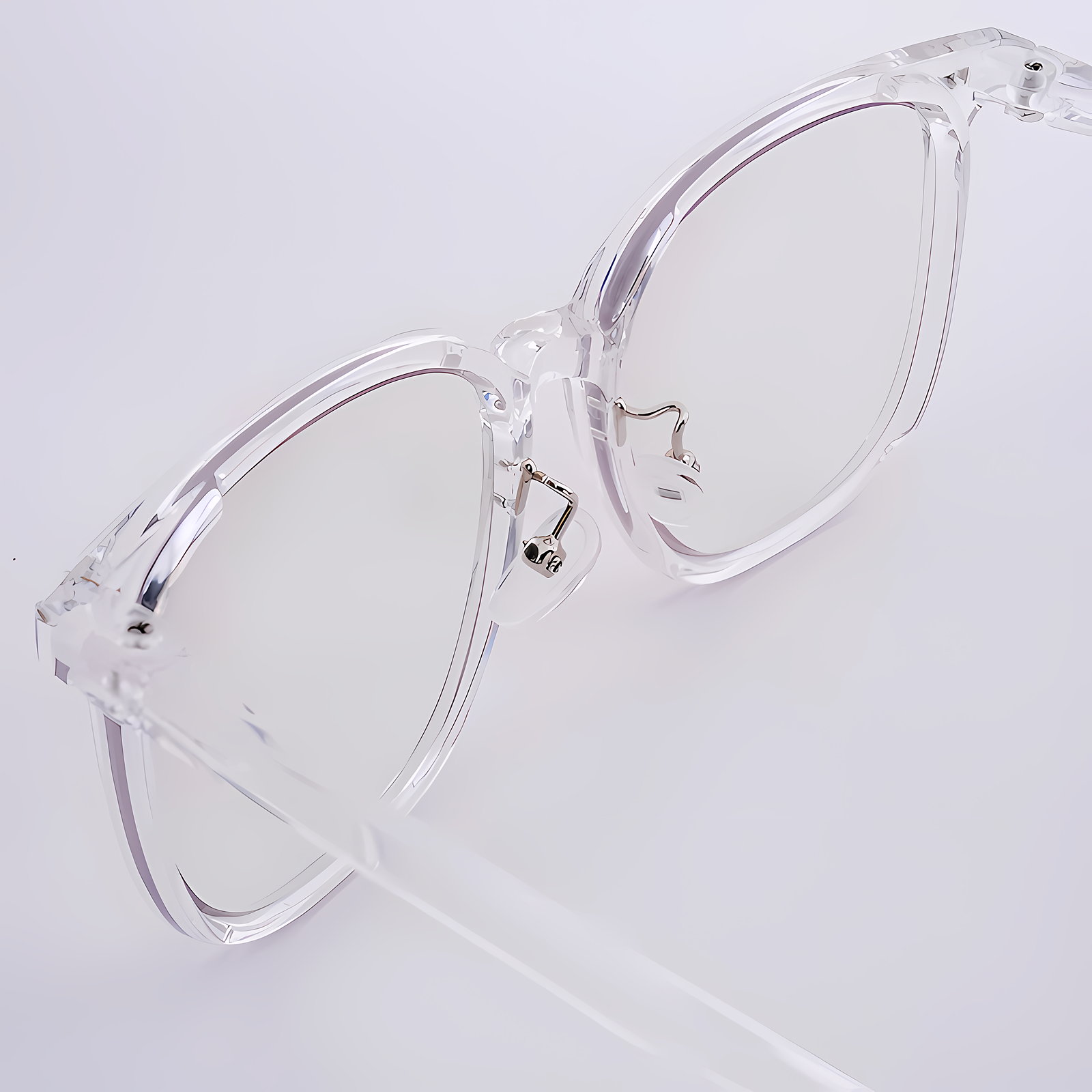【くすみ知らずの、明るい印象】Eterlens 紫外線で色が変わる老眼鏡｜調光レンズ・透明感を守りぬく｜室外・室内兼用