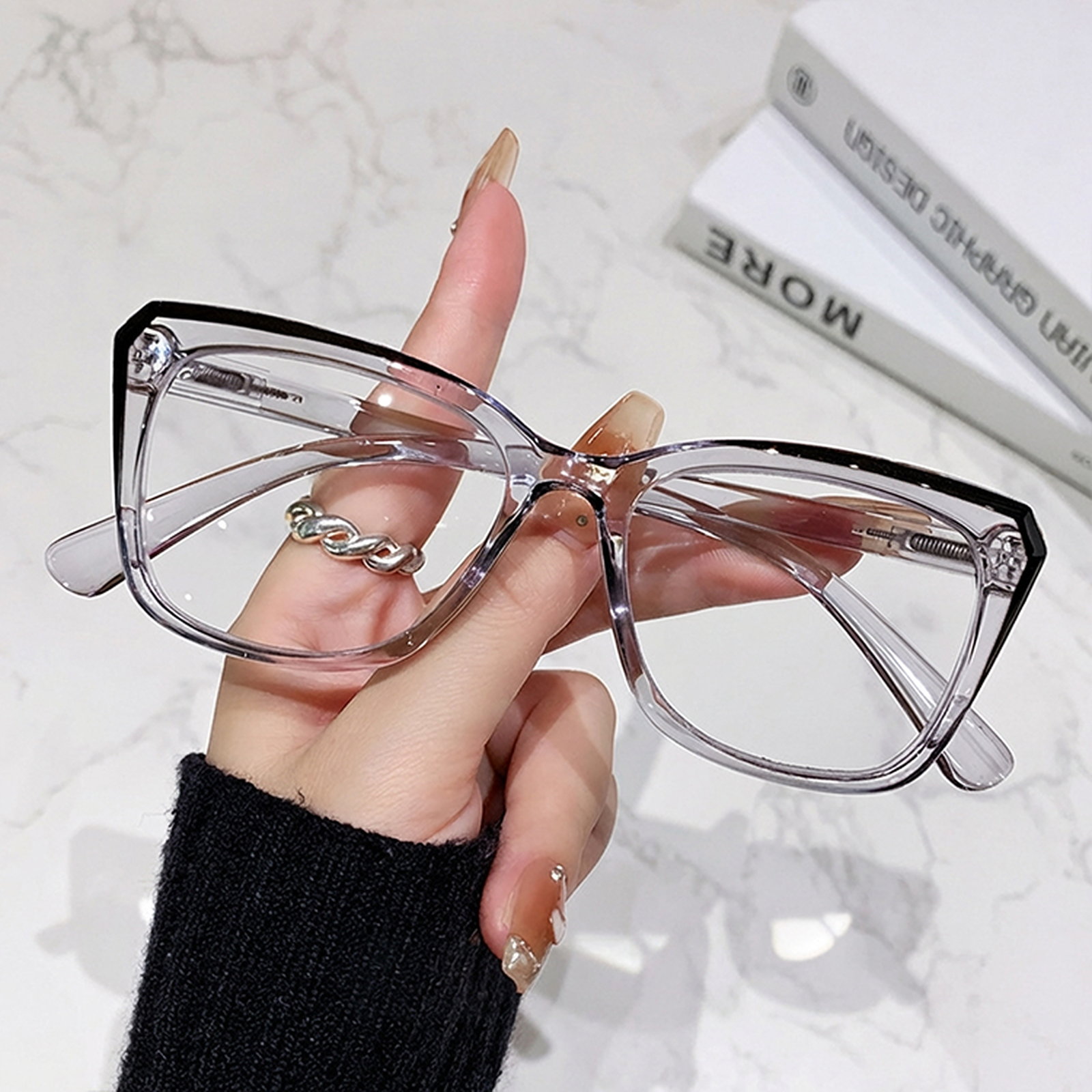 【顔まわりをすっきり見せる印象・遠近両用】Eterlens 老眼鏡 おしゃれ キャットアイ | 調光レンズ 室内外兼用 | 累進多焦点・ブルーライトカット・レディース - 商品画像 8/14 (CatEye Progressive)