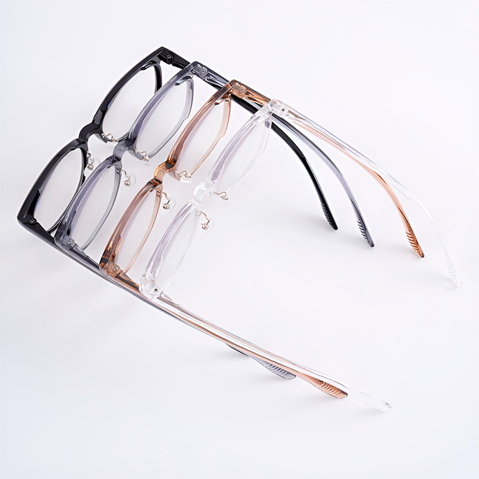 【くすみ知らずの、明るい印象】Eterlens 紫外線で色が変わる老眼鏡｜調光レンズ・透明感を守りぬく｜室外・室内兼用