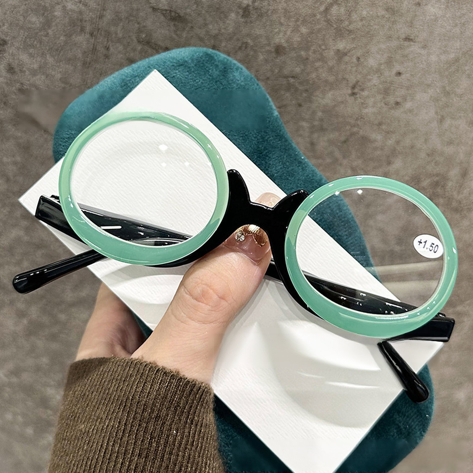 跳ね上げ式老眼鏡 | 丸顔 BlueGuard | Eterlens 商品画像 6