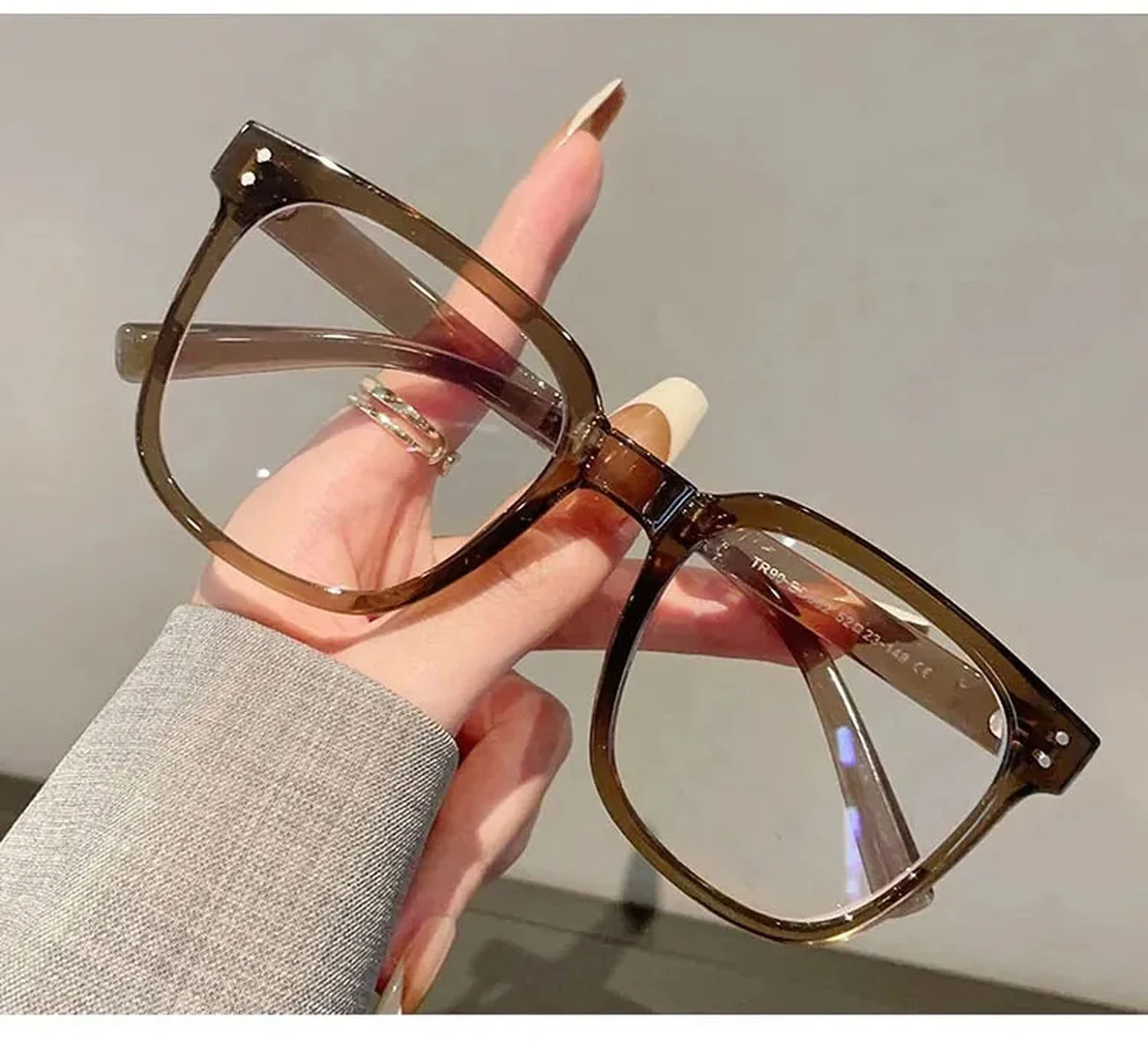 Eterlens折りたたみ式ブルーライトカット老眼鏡| 掛けてはおしゃれ、畳んではコンパクト | 小顔効果の | ブルーライトカット | Wellington FoldLite 商品説明画像 28