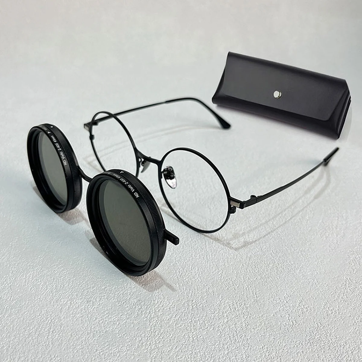 【1台2役・磁気吸着サングラス】Eterlens  調光メガネ 丸メガネ｜9段階調光機能付きマグネット式サングラス｜度付き対応・メタルフレーム - 商品画像 7/7 (Round Polar)