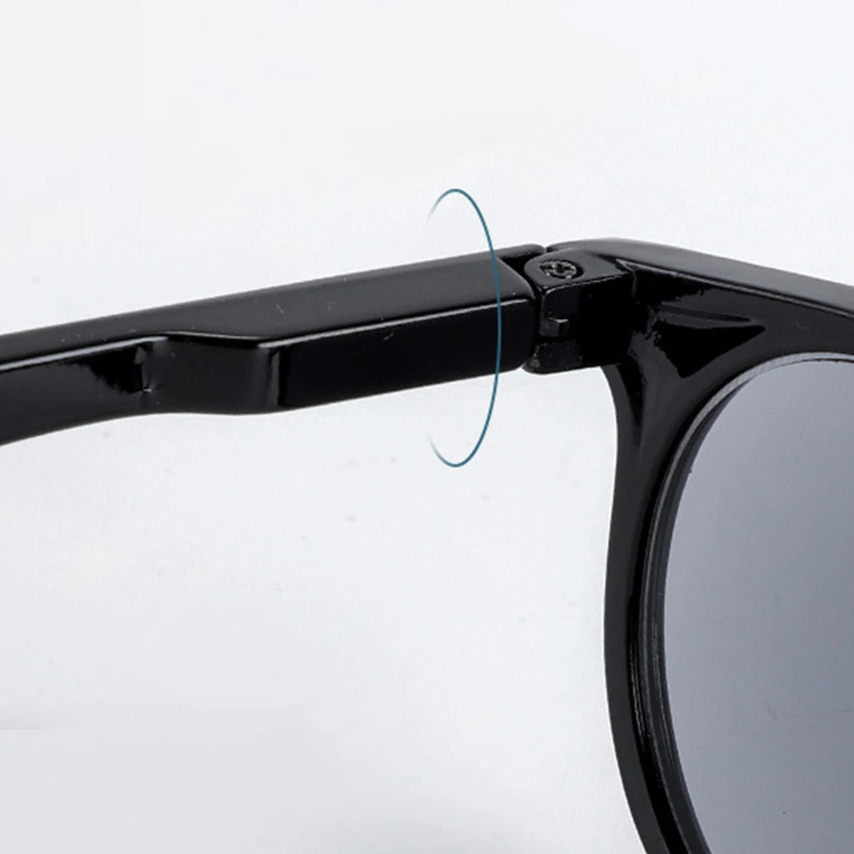超軽量老眼鏡機能付きサングラス｜UVカット・ブルーライトカット｜老眼鏡・サングラスの2in1 | Boston SunReader - 商品画像 5/9