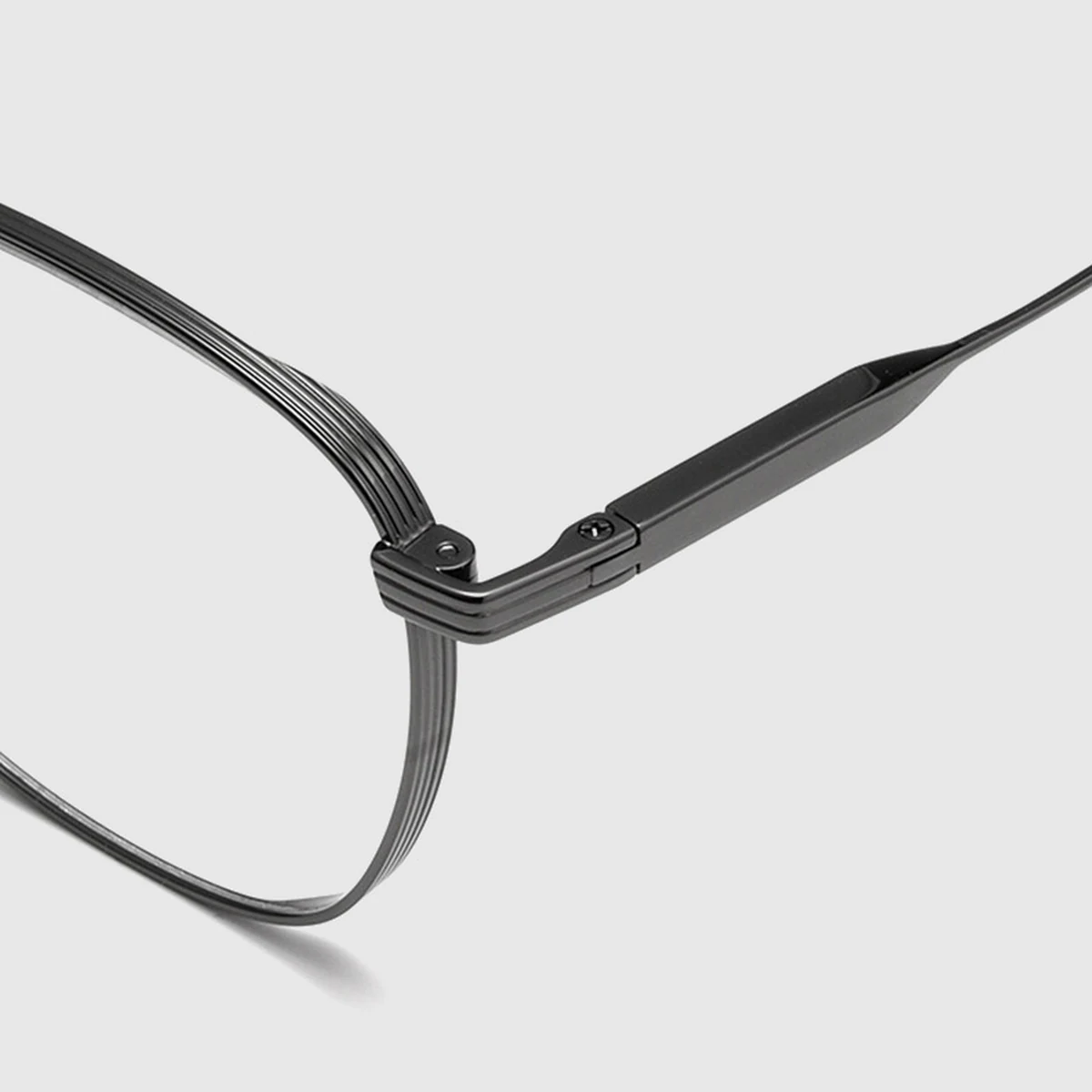 【多角形・ハーフチタン】Eterlens 12.7g メガネ おしゃれ 度付き対応 | 知性が際立つ幾何学デザインフレーム | 軽量・ビジネス・ユニセックス - 商品画像 10/16 (Wellington RxReady)