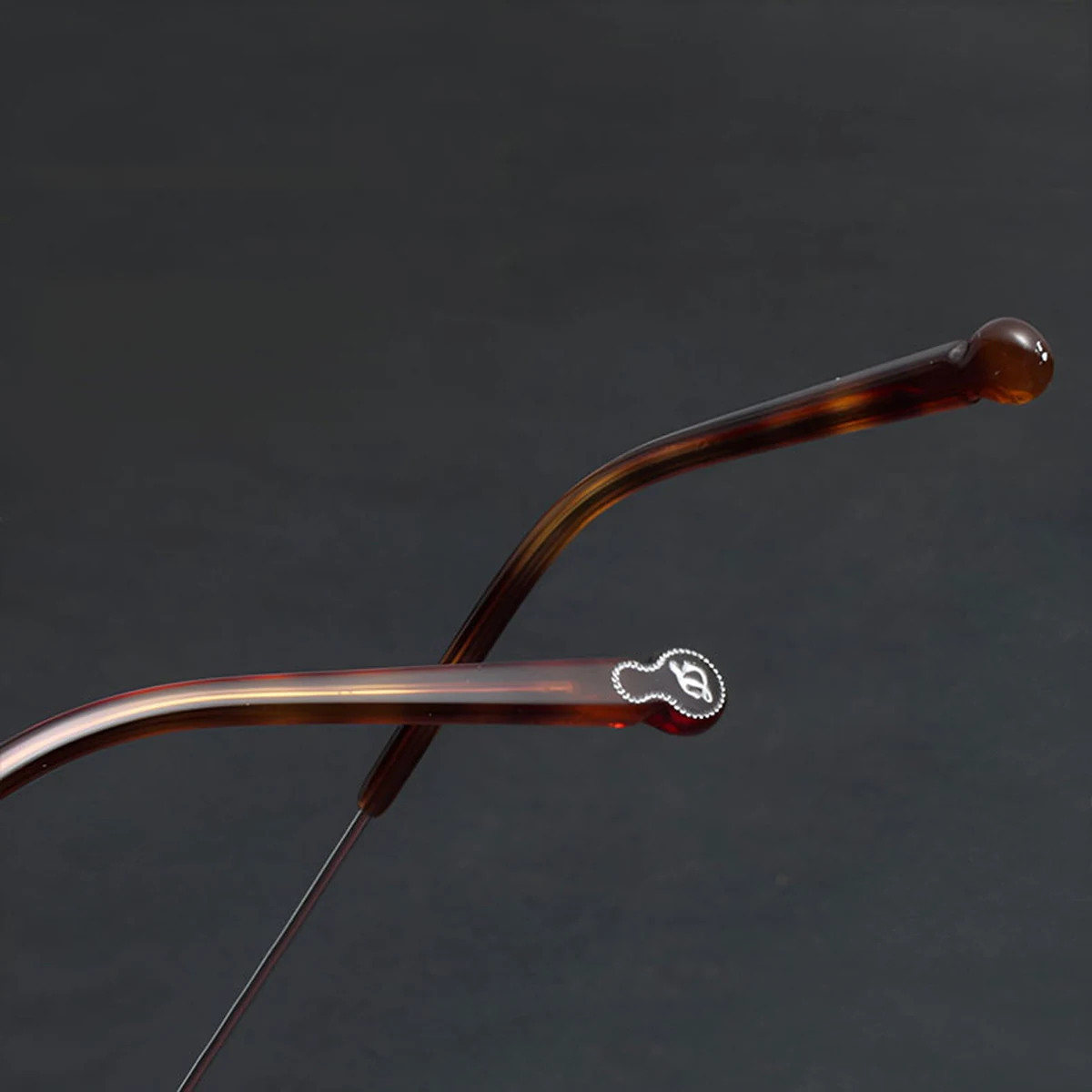 【職人の技が光る一本】| Eterlens 16.5g フルリムチタンメガネ| デザイナーコレクションスクエア型 | チタン鼻パッド | 老眼鏡 度付き - 商品画像 12/14 (Round Progressive)