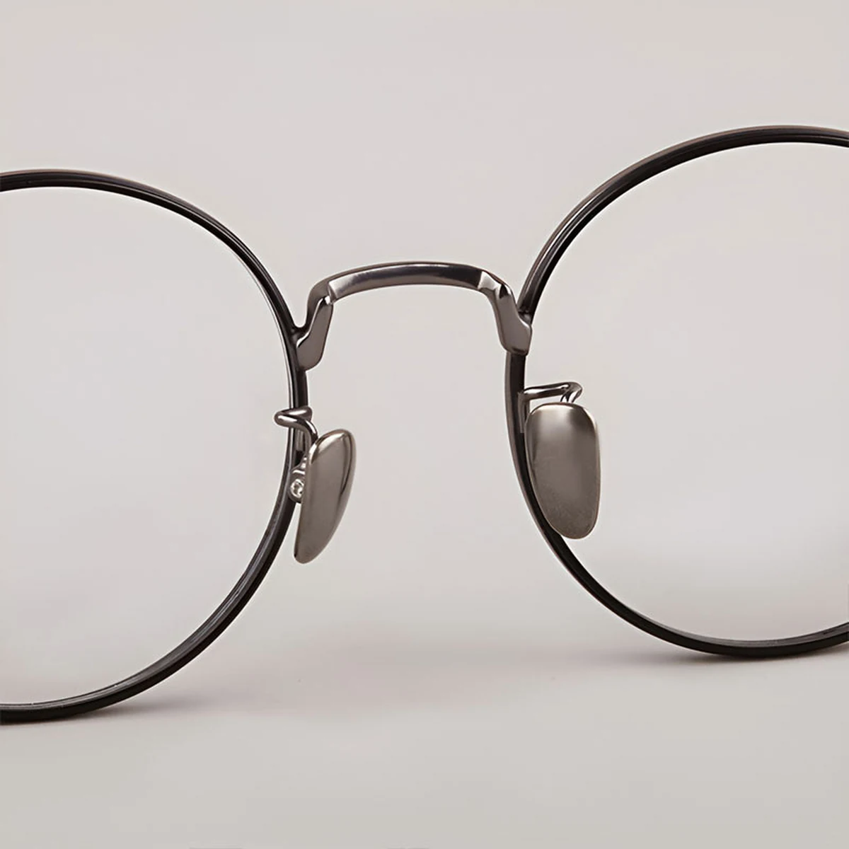 【時の円環・レトロモダン】Eterlens おしゃれ 丸メガネ | 日本製純チタン超軽量フレーム | 度付き対応・知的で上品な大人デザイン - 商品画像 7/11 (Round RxReady)