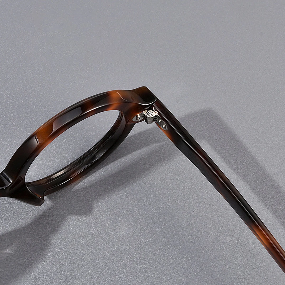 【文芸的な佇まい・べっ甲柄】ETERLENS | 「時の円環」極小ラウンド | 希少な小ぶりフレーム | アセテート メガネ 度付き - 商品画像 9/14 (Round RxReady)