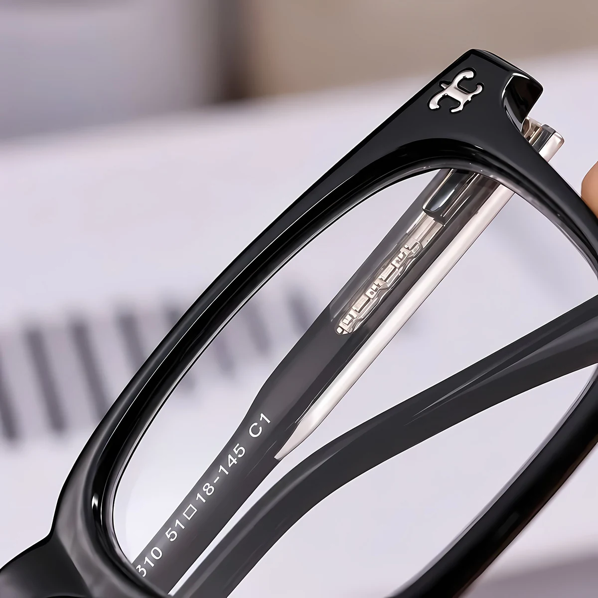【調光・遠近両用】Eterlens 色が変わる老眼鏡｜大きなスクエア型｜芯張りテンプル｜アセテート｜ブルーライトカット 紫外線対策 ユニセックス