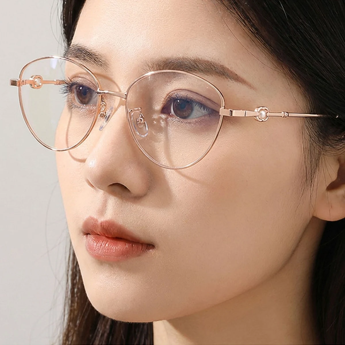 【柔らかな美しさ・横顔に映える】Eterlens | パール調・細身メタル | 13.9g | 小顔効果・上品 | 度付きメガネ | 甘辛ミックス・大人フェミニン - 商品画像 4/12 (CatEye RxReady)
