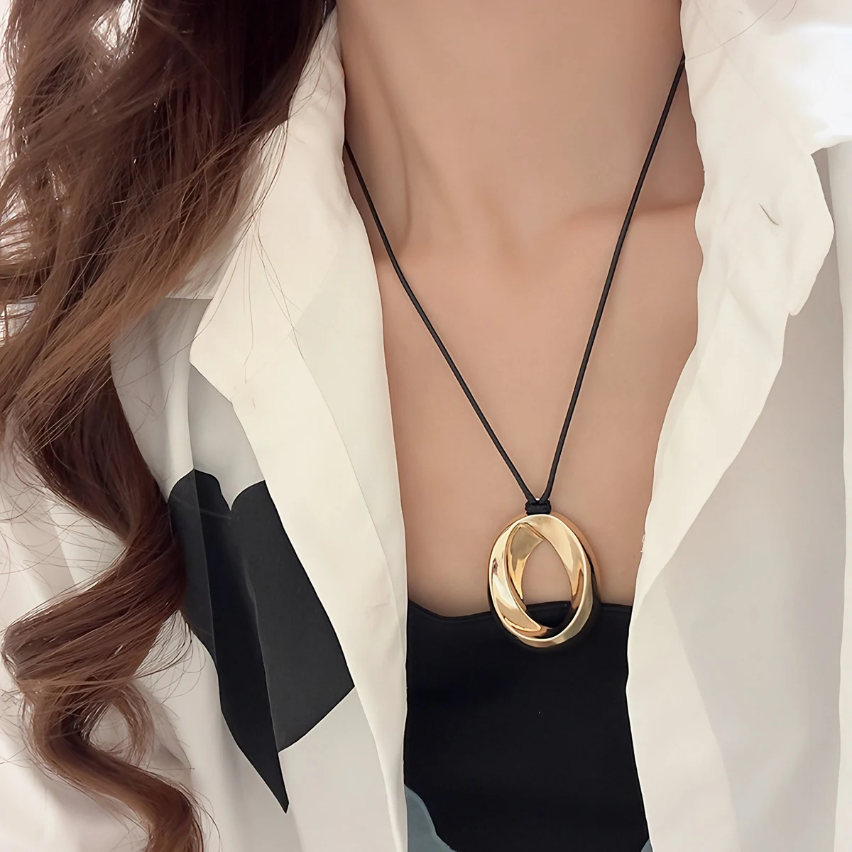 Eterlens｜レトロ風レザー調紐メガネホルダーネックストラップ｜ 首掛け可能 | アクセサリー