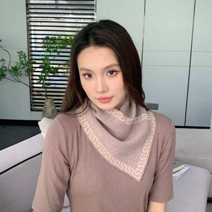 護衣領百搭針織三角巾