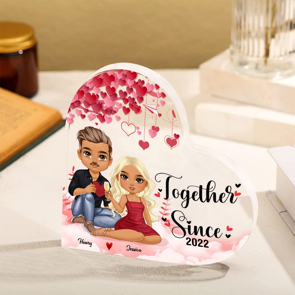 Personalised Heart Shaped Acrylic Plaque Couple Sitting Under the Love Tree Gift for Lover