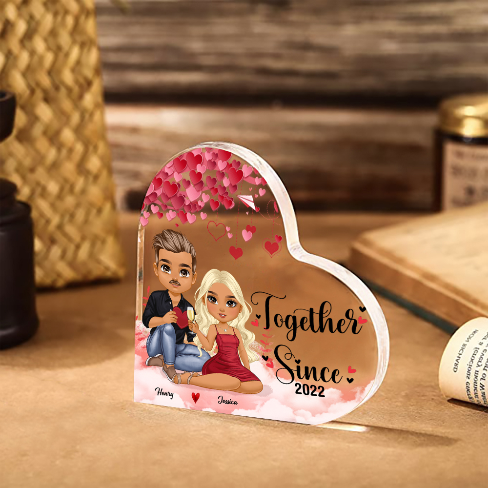 Personalised Heart Shaped Acrylic Plaque Couple Sitting Under the Love Tree Gift for Lover