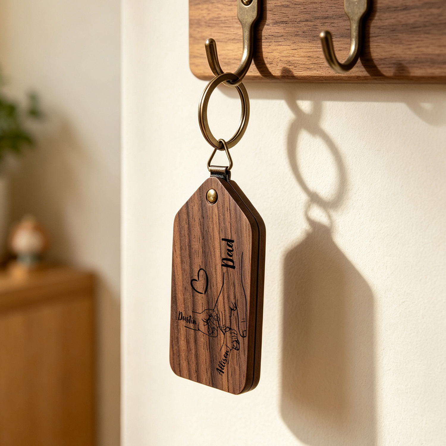 Personalised Wooden Photo Keyring with 2–6 Names, Father's Day Gift for Dad