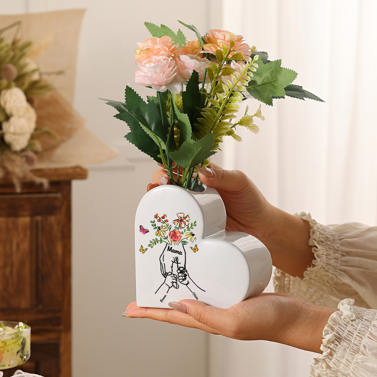 Personalised Ceramic Heart Vase with Text and 2 to 8 Names for Mum or Grandma