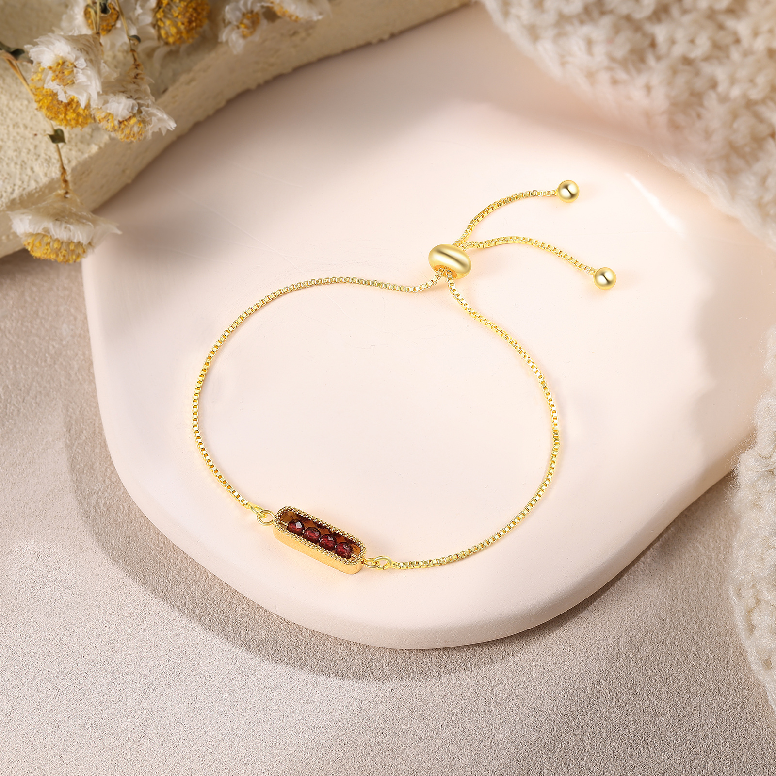 Personalised bar bracelet with birthstone, adjustable in a minimalist design