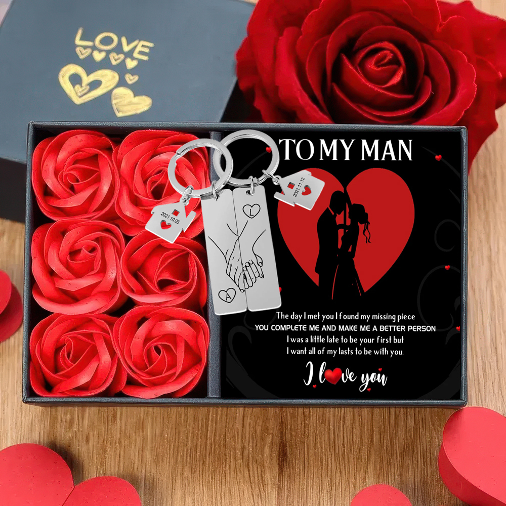 Holding Hands Couple Keychain Gift Set Personalised Date Initial Matching Couple Valentine's Day Gift