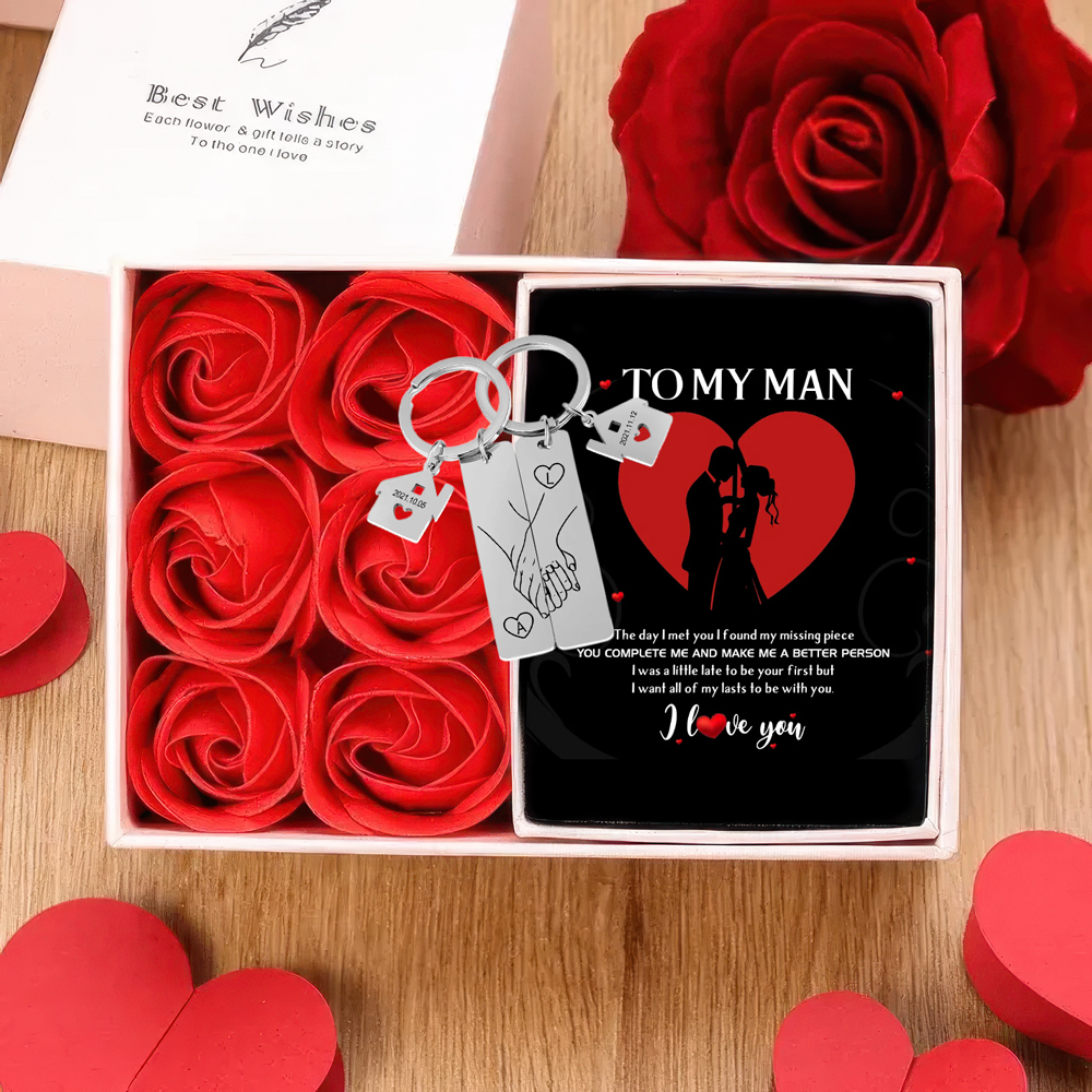 Holding Hands Couple Keychain Gift Set Personalised Date Initial Matching Couple Valentine's Day Gift